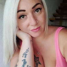 Swetley (32 jaar  ) uit Flevoland