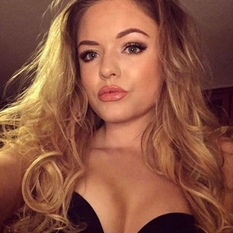 Bellylove (26 jaar  ) uit Zuid-Holland