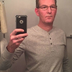 Beeki (65 jaar  ) uit Limburg