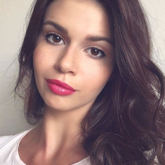 Kronky (26 jaar  ) uit Waals-Brabant