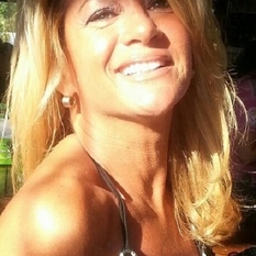 Fanissa (64 jaar  ) uit Limburg