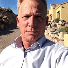 Jeffreys (62 jaar  ) uit Antwerpen