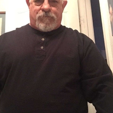 Lichto (68 jaar  ) uit Gelderland