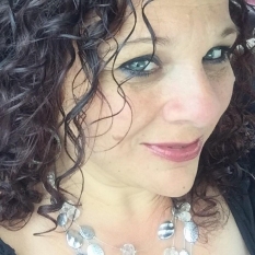 Janiii (56 jaar  ) uit Groningen