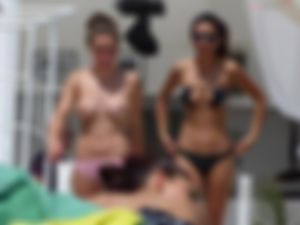 Riny wil lekker geneukt worden op verschillende plekjes