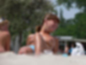 Nina in Temse, kom mijn warme zwarte huid voelen!