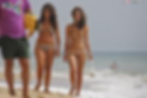 jonge moeder ontvangt