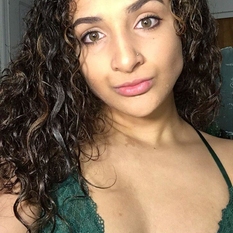 Honey (30 jaar  ) uit Limburg