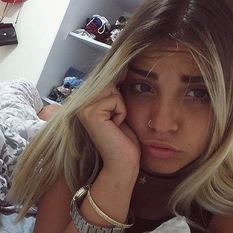 Astridje (29 jaar  ) uit Waals-Brabant