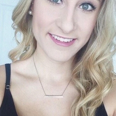 Happymiii (28 jaar  ) uit Limburg