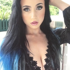 Jentl (28 jaar  ) uit Noord-Holland