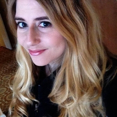 Carly (43 jaar  ) uit Zuid-Holland