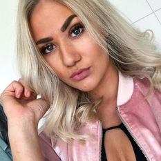 Pinkred (22 jaar  ) uit Oost-vlaanderen