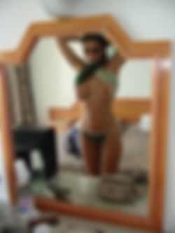 haiii ik ben een jong slank strak geschoren blondje. ik verwen jou lekker bij mij thuis. wil jij in mijn warm strak poesje binnen dringe,dan mag dat natuurlijkxxxx