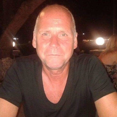 Borro (67 jaar  ) uit Gelderland