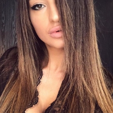 sweetjhheeyy (28 jaar  ) uit Vlaams-Limburg