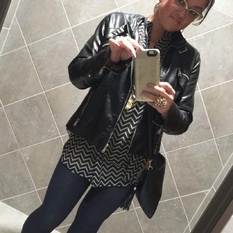 Laaris321 (49 jaar  ) uit Oost-vlaanderen