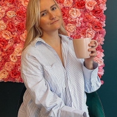 Ulanne (27 jaar  ) uit Flevoland