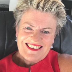 Sonnja (71 jaar  ) uit Utrecht