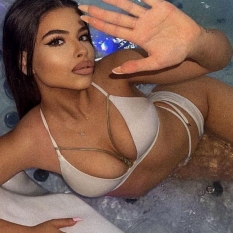 Fadma (18 jaar  ) uit Overijssel