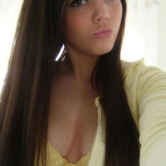 Djoenie (29 jaar  ) uit Drenthe