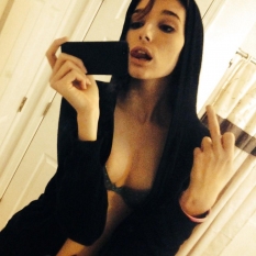 Mondvol (29 jaar  ) uit Groningen