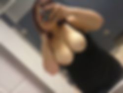 Vrouw of koppel gezocht voor fun met twee mannen.