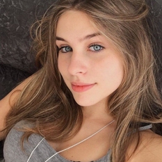 AnneliekeWw (23 jaar  ) uit Friesland