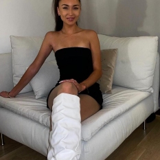 Yiandra (19 jaar  ) uit Friesland