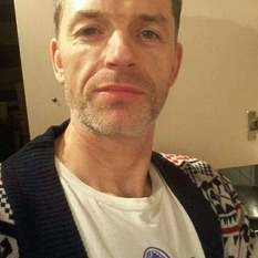 Billye (62 jaar  ) uit Groningen