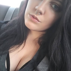 PattyX (28 jaar  ) uit Oost-vlaanderen