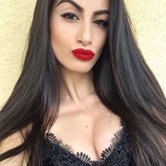 CleoPetra (23 jaar  ) uit Overijssel