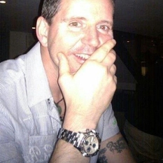 Sergeke (51 jaar  ) uit Waals-Brabant