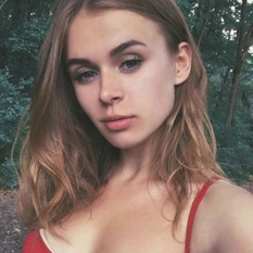 Milanie (22 jaar  ) uit West-vlaanderen