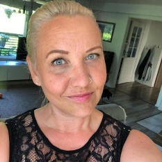 AnneliesBrown (53 jaar  ) uit Limburg