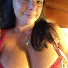 Sunx (58 jaar  ) uit Noord-Holland