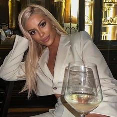 Kummyna (19 jaar  ) uit Noord-Holland