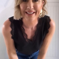 Viannie (56 jaar  ) uit Noord-Holland