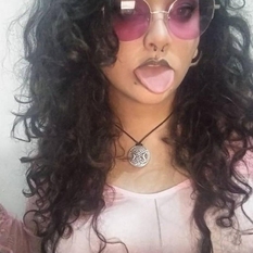 Knowwhatyouwant (22 jaar  ) uit Drenthe