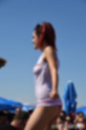 sensueel huisvrouwtje,komt spuitend klaar voor jou.