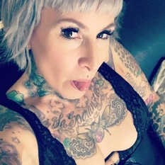 SuckingSuzy (38 jaar  ) uit Oost-vlaanderen