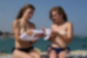 Wie moet even geholpen worden?