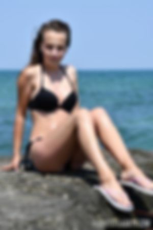 woensdag 16 dec Horny Housewives Gangbang in Club 78