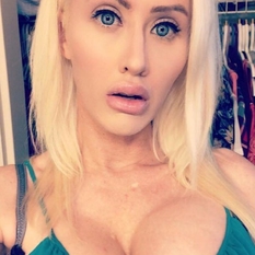 Demi1995 (32 jaar  ) uit Noord-Brabant