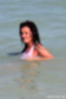 leuk stel zoekt single bivriendin met benefit (huisvriendin )