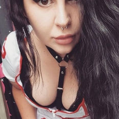 snoesKarin (21 jaar  ) uit Gelderland