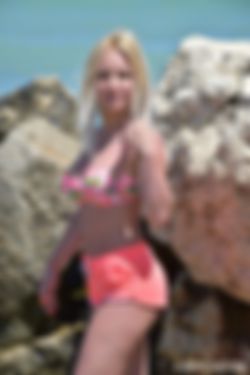 Op zoek naar een meid van vlaamse bodem?! Stop met zoeken want hier ben ik!