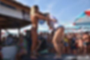 Deze stoute Milf heeft graag anaal