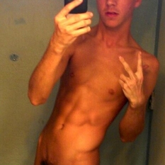 DennisXXLL (26 jaar  ) uit Noord-Brabant