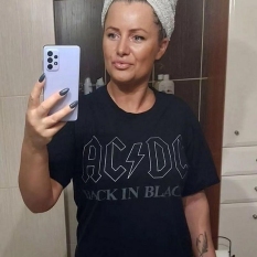 Isabelledoet (43 jaar  ) uit Drenthe